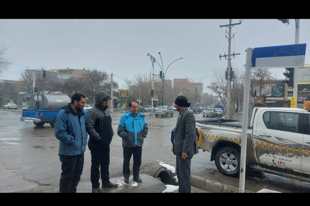 بازدید سرپرست شهرداری به همراه سرپرست  فرماندار ی  از برنامه‌ها و اقدامات ستاد نوروزی شهرداری فاروج